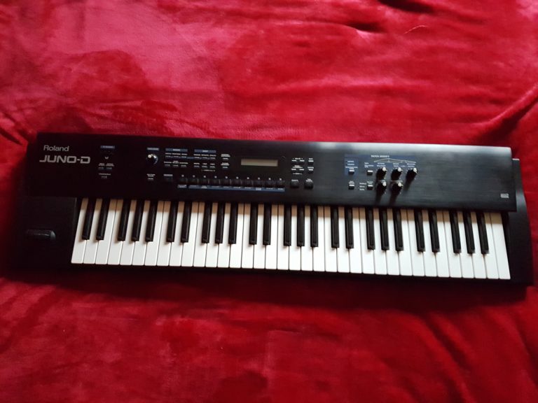 Roland Juno-D Synth